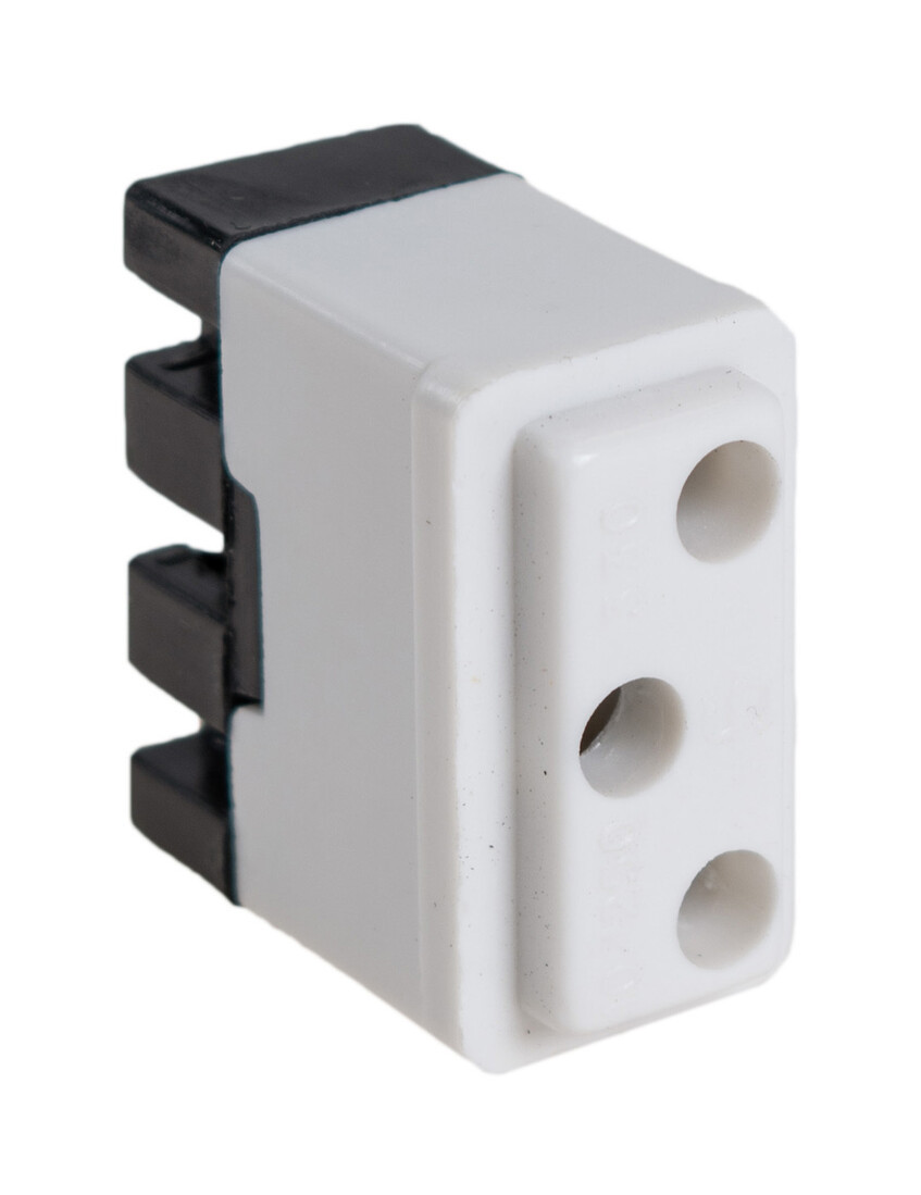 330 BASE DE ENCHUFE CON TT DESPLAZADA 10A SOLERA