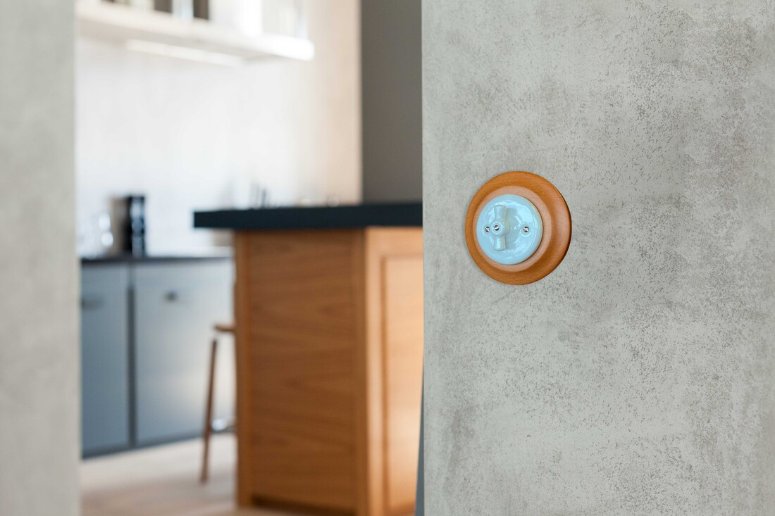 2902030-M CAJA DE DISTRIBUCION DE SUPERFICIE MADERA F-BRIGHT